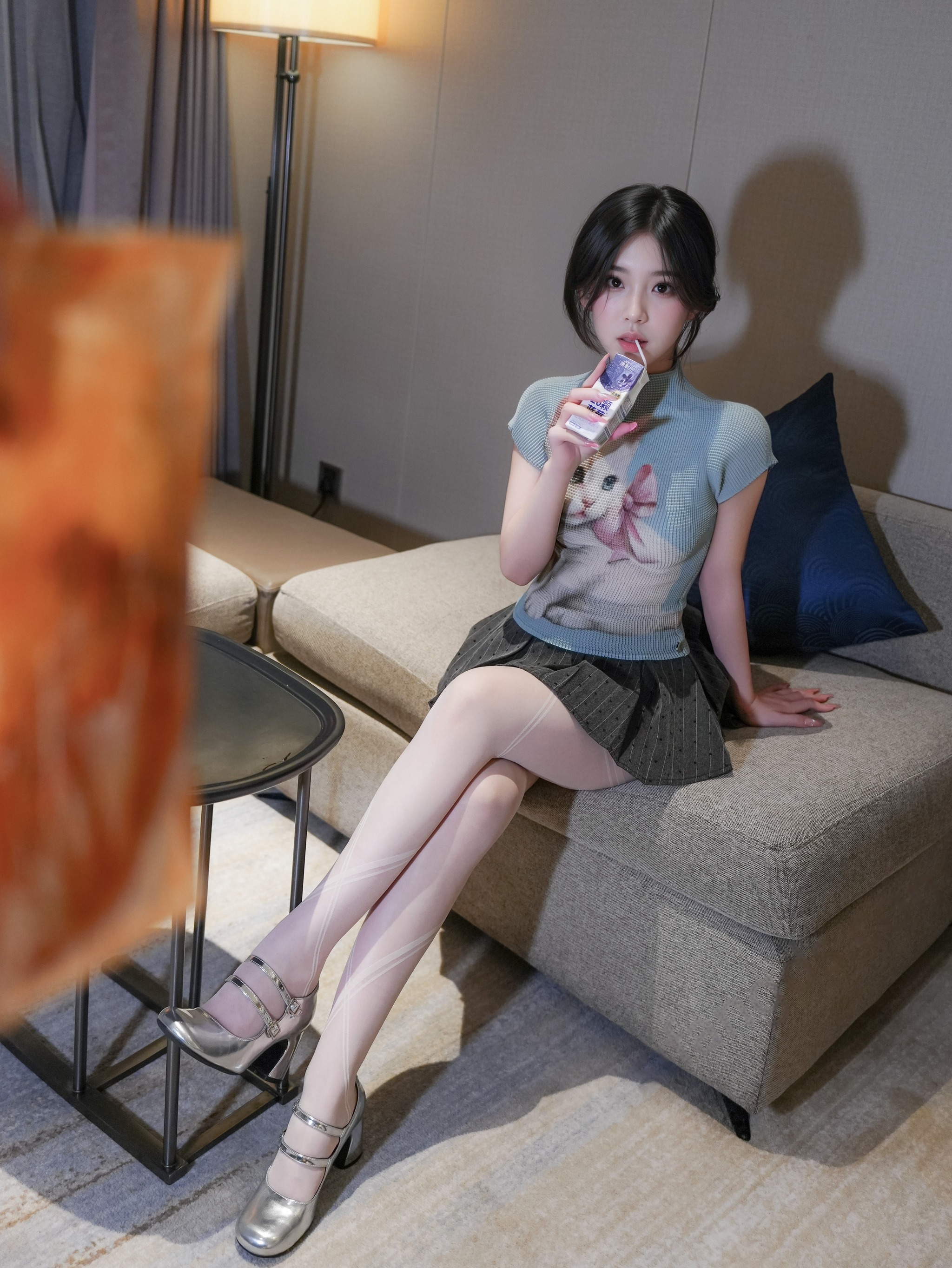 图片[1]-汁汁 – NO.001 内购无水印 爱吃鸡腿的姑娘 [91P]-XikXak